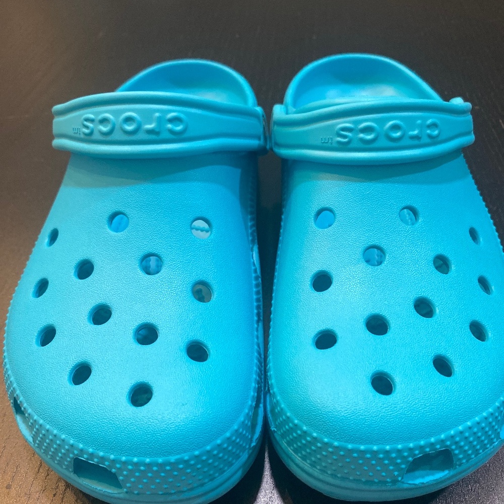 NWOT Crocs